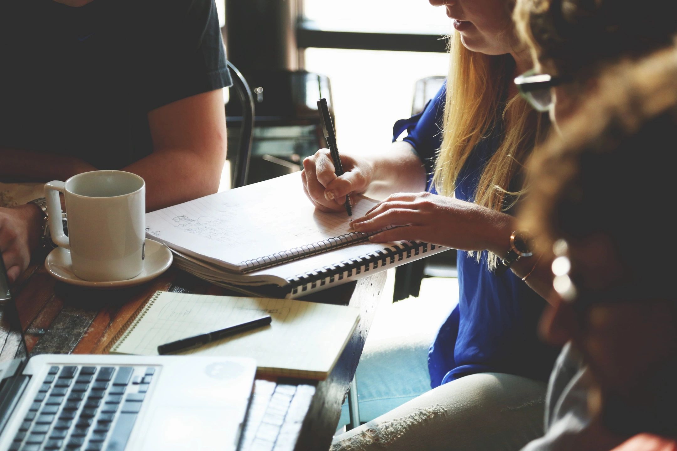 Peer support in action: community connection and practical help for families during difficult moments
